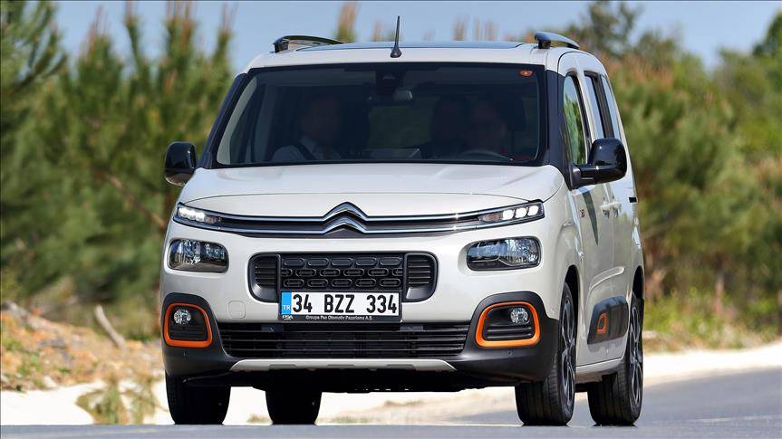 Berlingo’ya 280 bin TL’lik sürpriz destek! Faizsiz kredi kampanyası bayileri doldurdu 11